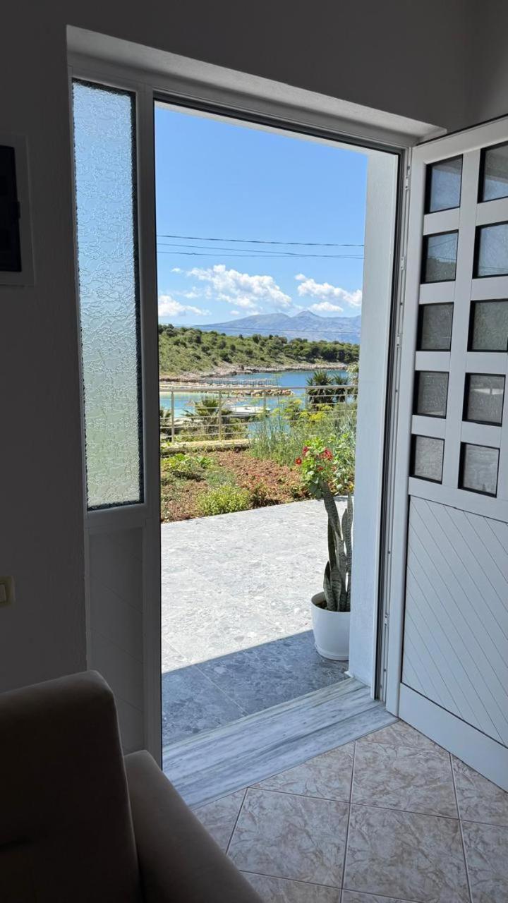 Apartaments Rraku Sarandë 객실 사진